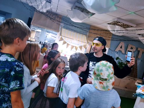 Хип хоп вечеринка на детский день рождения в Екатеринбурге в студии Артмезонин