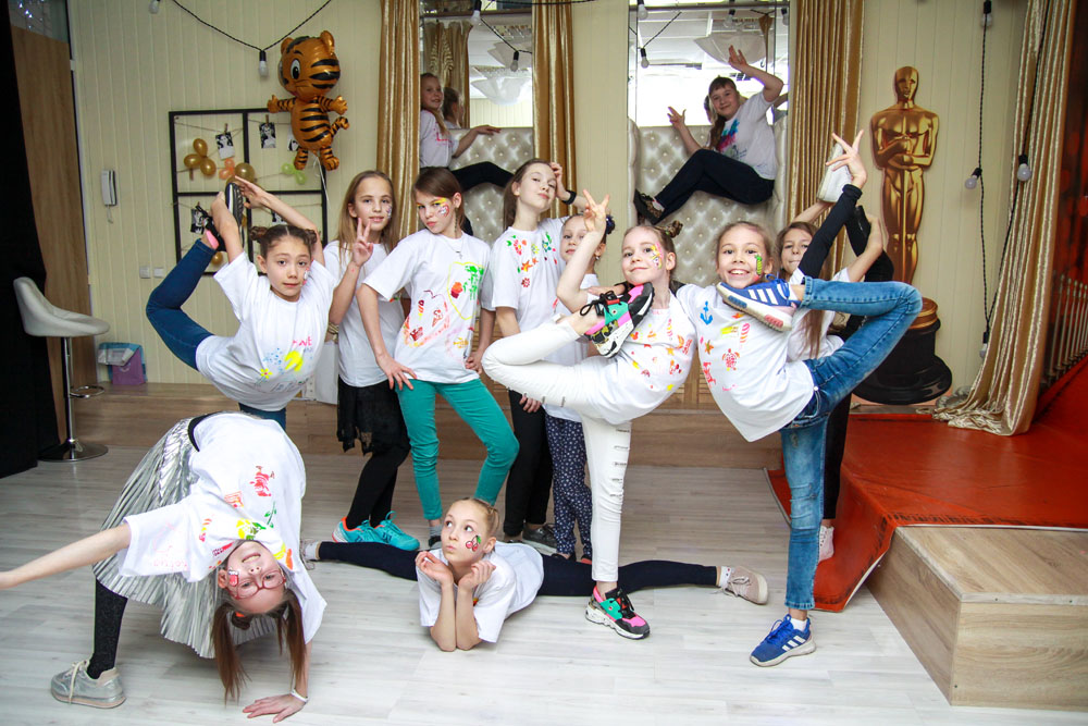 Хулиганская вечеринка на детский день роджения в Екатеринбурге в студии Артмезонин